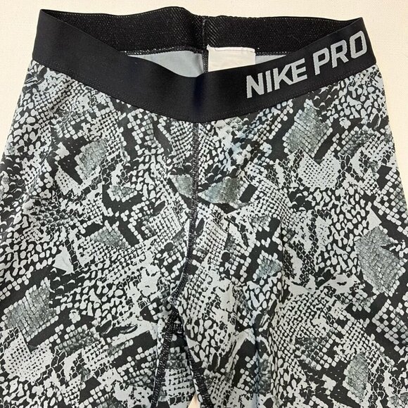 Nike Pro Womens Cropped Pants Multicolor Dri Fit Pull On Stretch Snake Print S - Picture 3 of 10